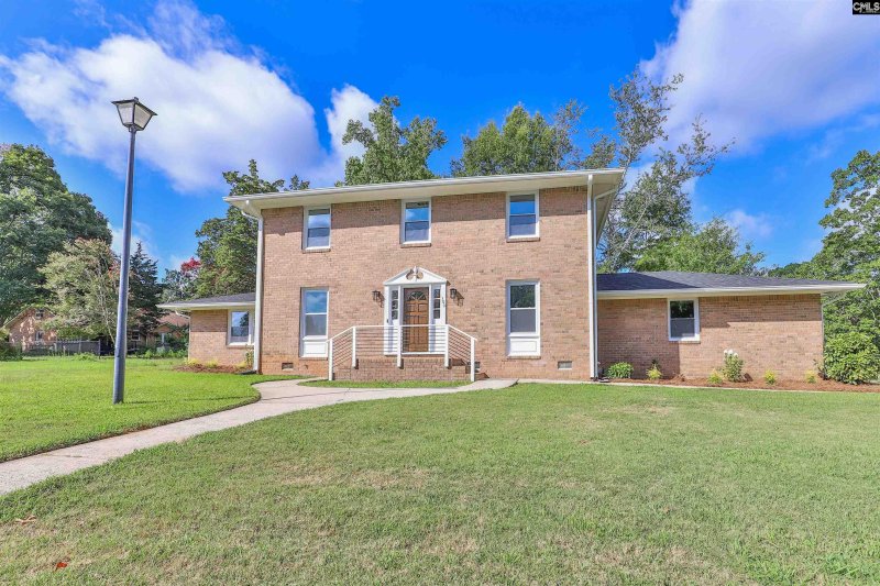 Property image 2 of 300 Kirkstone Road in Old Friarsgate, Irmo, SC 29063