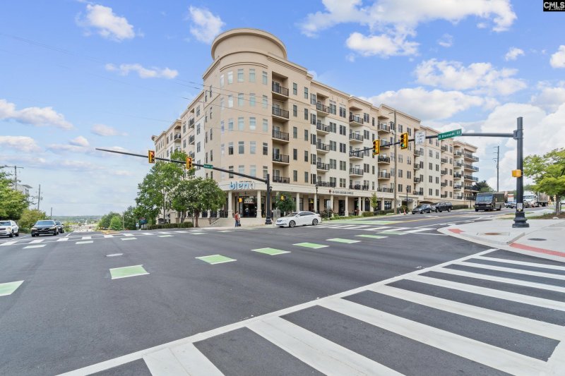 Adesso, Columbia Community