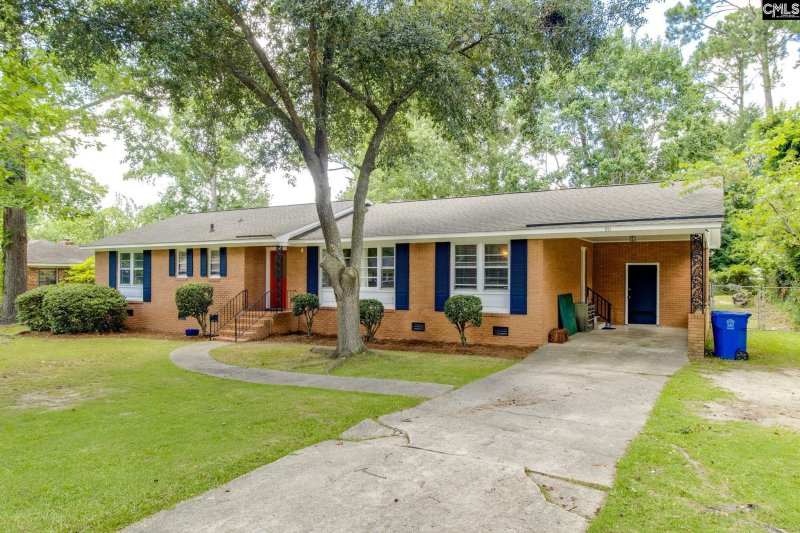 Property image 2 of 911 Fairwood Drive in Pinewood Park, Columbia, SC 29209