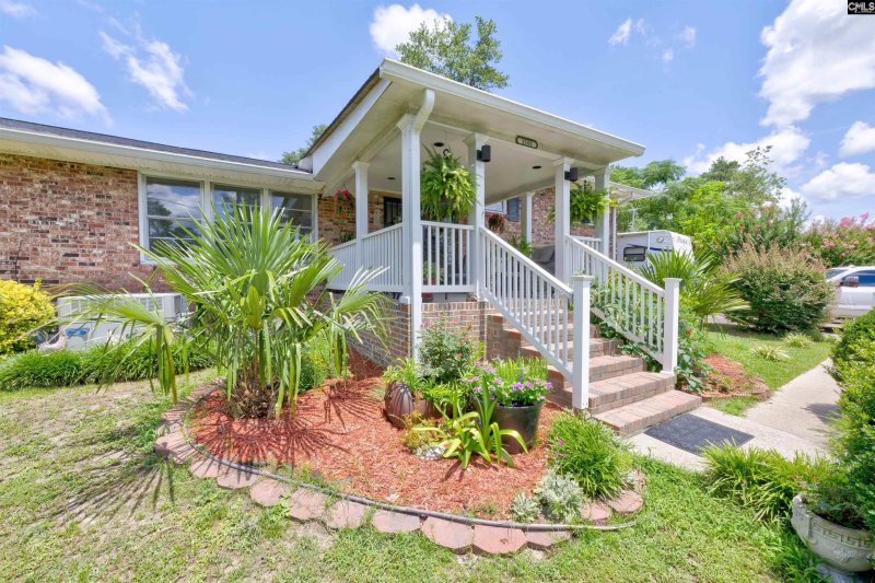 Property image 3 of 2101 Woodfield Drive in Woodfield Park, Columbia, SC 29223