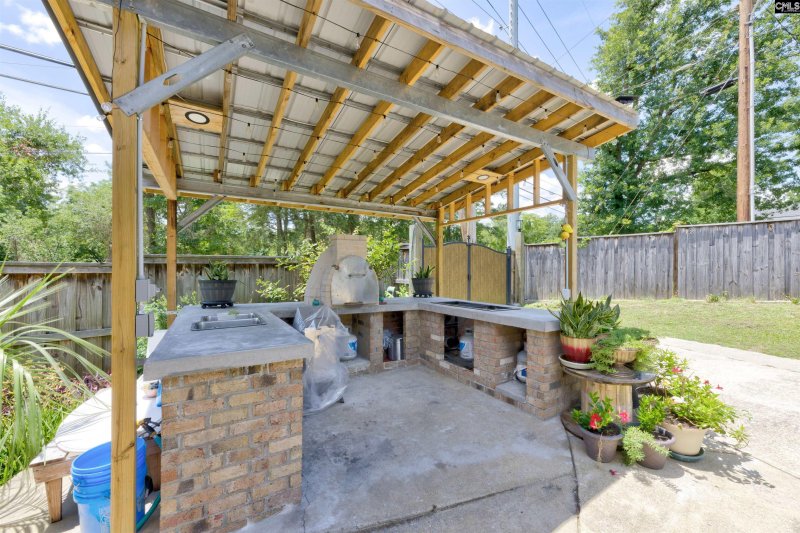 Property image 4 of 2101 Woodfield Drive in Woodfield Park, Columbia, SC 29223