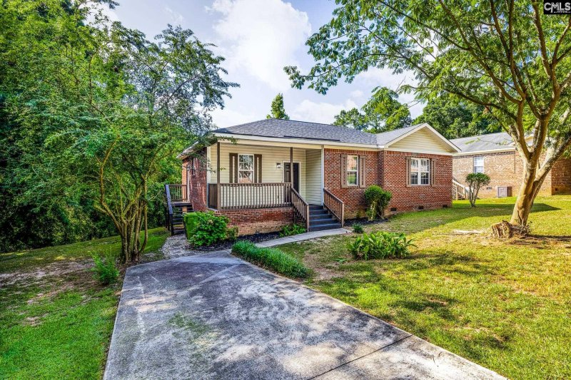 Property image 2 of 821 Aaron Drive in Highland Forest, Columbia, SC 29203