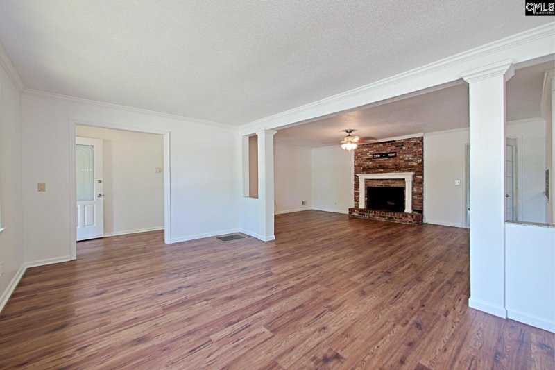 Property image 5 of 112 Royal Tower Drive in Old Friarsgate, Irmo, SC 29063-2318