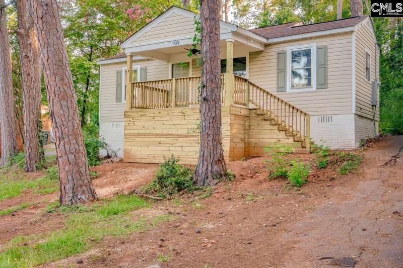 Property image 2 of 109 Dundee Lane in Eau Claire, Columbia, SC 29203