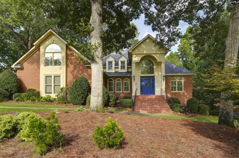 Belle Chase, Lexington Community