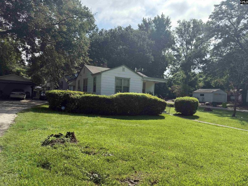 West Bayview, Columbia Community