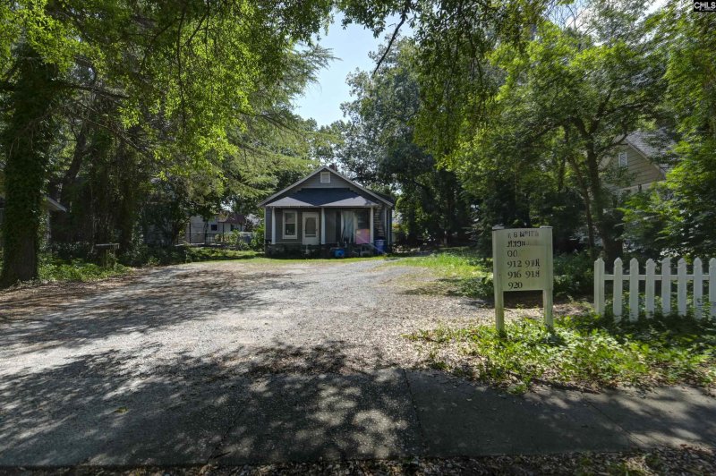 Property image 3 of 914 King Street in Olde Shandon, Columbia, SC 29205
