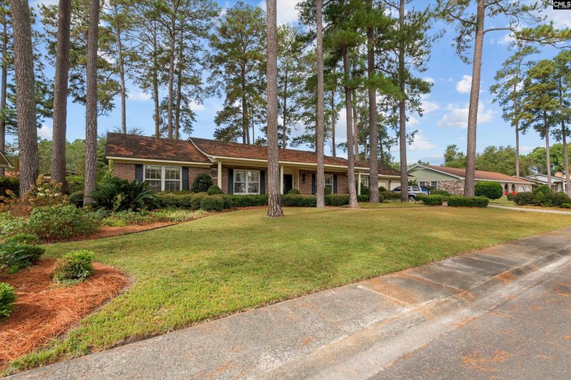 Property image 2 of 1112 Pinecroft Drive in Shadblow, West Columbia, SC 29170-0000