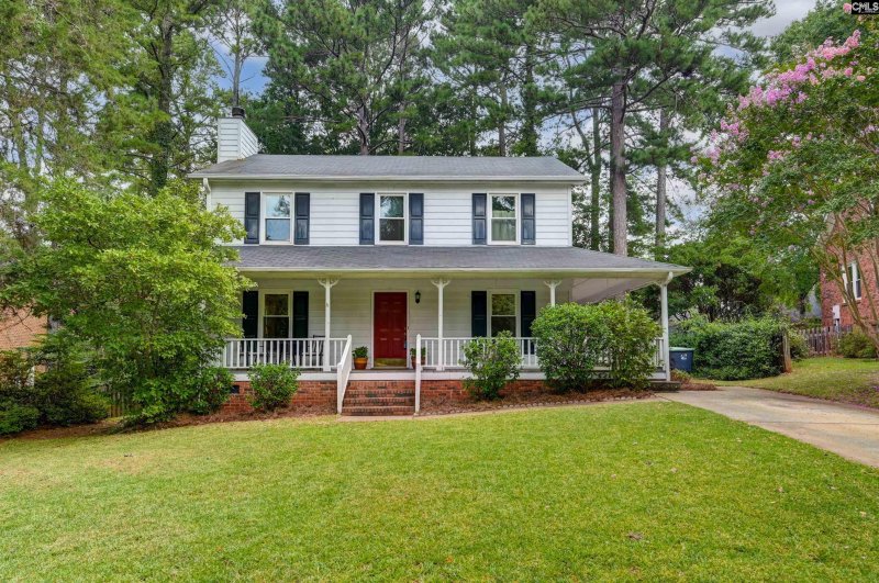 1607 Willow Creek Lane