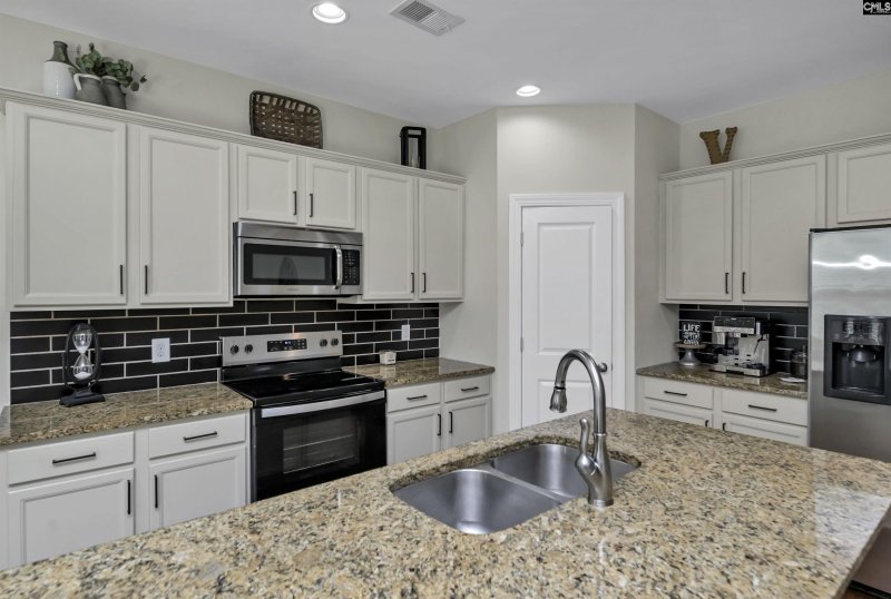 Property image 3 of 250 Garden Brooke Drive in Garden Brooke, Irmo, SC 29063