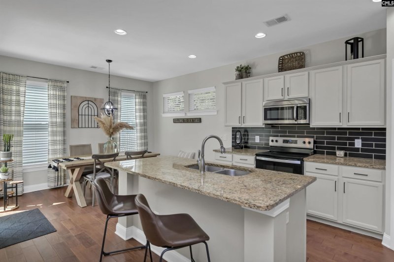 Property image 4 of 250 Garden Brooke Drive in Garden Brooke, Irmo, SC 29063