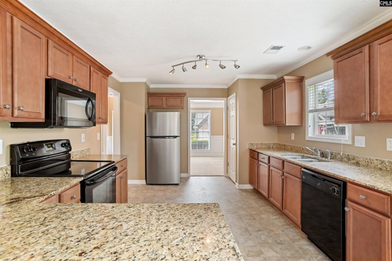 Property image 2 of 325 Nichols Branch Lane in Preserve At Rolling Creek, Irmo, SC 29063