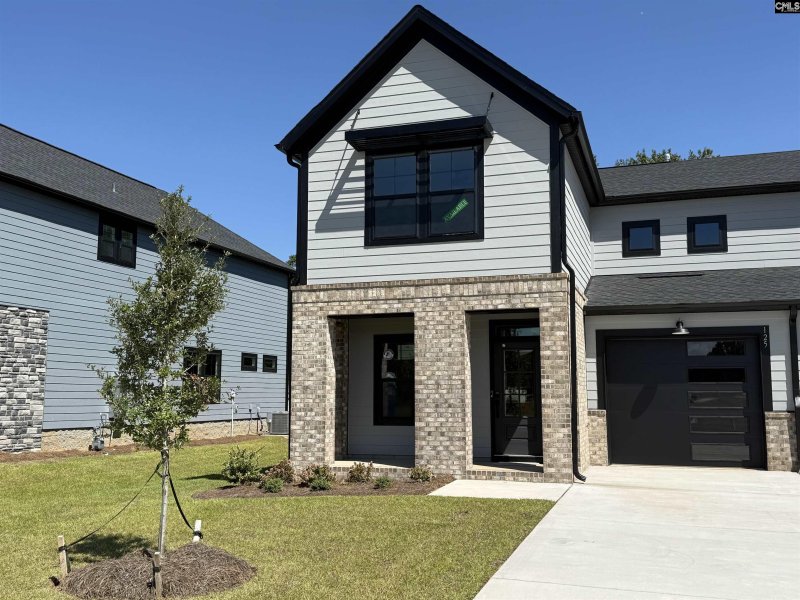Property image 2 of 125 Odell Drive in Dunbar Village, Cayce, SC 29033