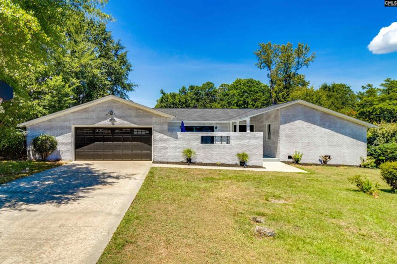 Property image 2 of 2905 Saint Ives Road in Briarwood, Columbia, SC 29223