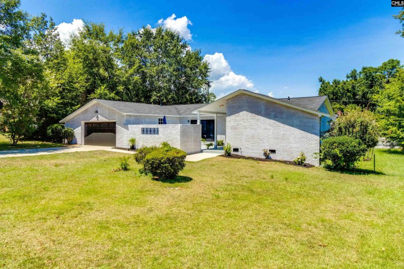 Property image 4 of 2905 Saint Ives Road in Briarwood, Columbia, SC 29223