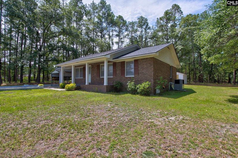 Property image 3 of 102 Gates Court in Lafayette Square, Camden, SC 29020