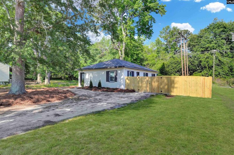 Property image 2 of 2723 Dubard Street in Rochelle Heights, Columbia, SC 29204