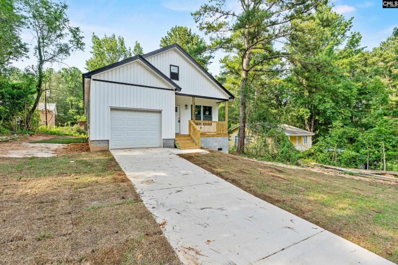 Property image 3 of 1121 Chartel Circle in Pine Forest, Columbia, SC 29203