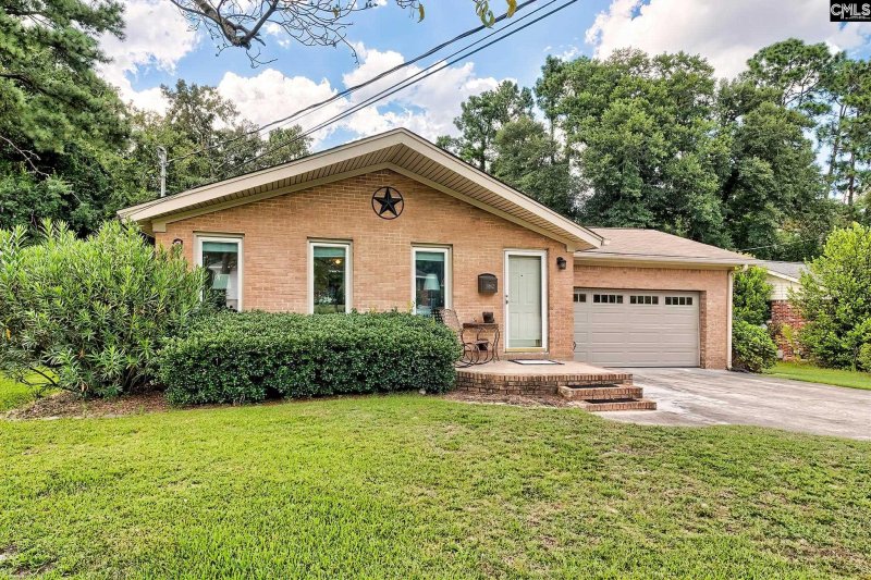 Property image 2 of 1802 D Avenue in The Avenues, West Columbia, SC 29169