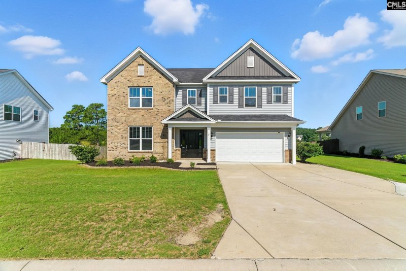 Property image 2 of 937 Bannockburn Drive in Bluefield West, Lexington, SC 29073