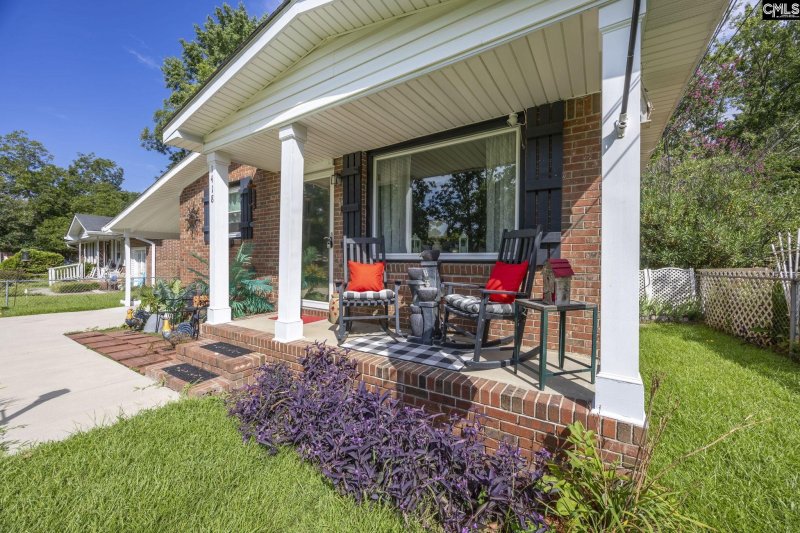 Property image 2 of 1418 Lexington Street in Broad Acres, Cayce, SC 29033