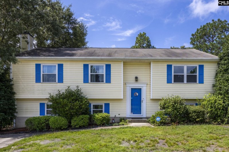 Bridleridge, Lexington Community