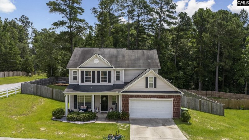 Property image 2 of 103 Stanley Court in Baneberry Place, Lexington, SC 29073