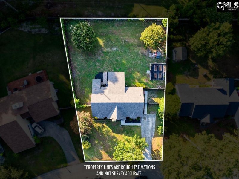 Property image 2 of 217 Great North Road in Spring Valley West, Columbia, SC 29223