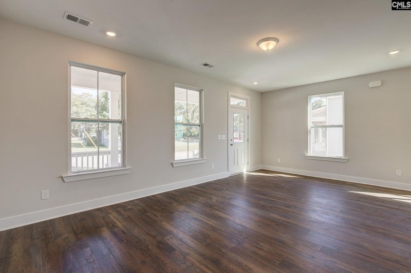 Property image 4 of 758 Poplar Street in The Avenues, Cayce, SC 29033