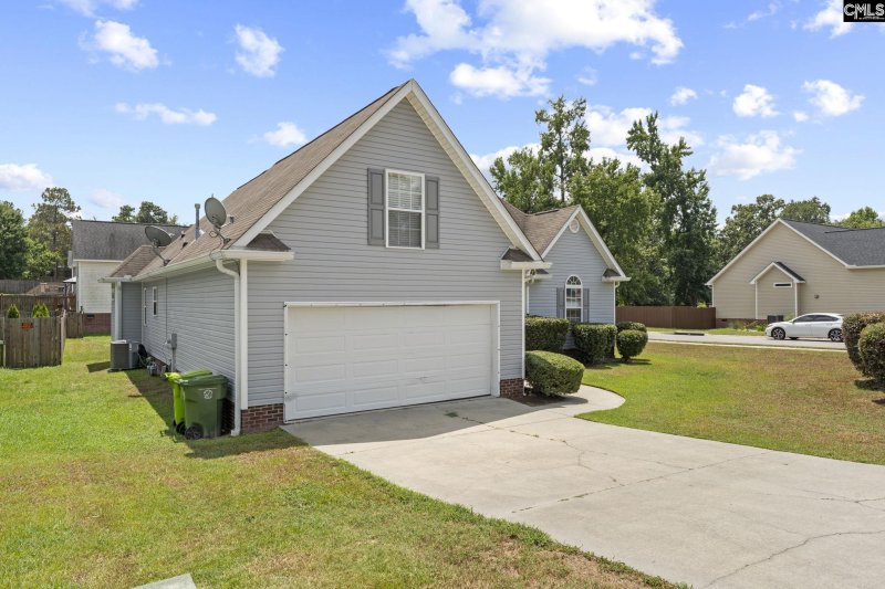 Property image 2 of 200 Lee Ridge in Ashley Ridge, Columbia, SC 29229