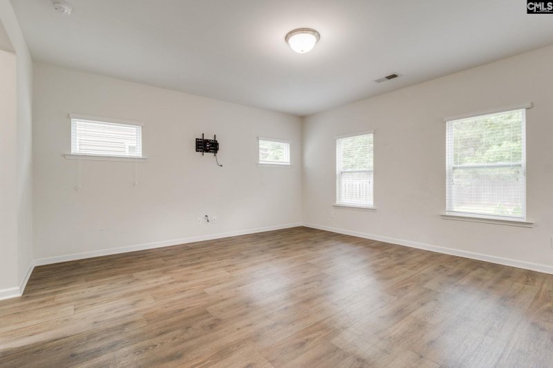 Property image 5 of 254 Megan Lane in Gleneagle, Lexington, SC 29073