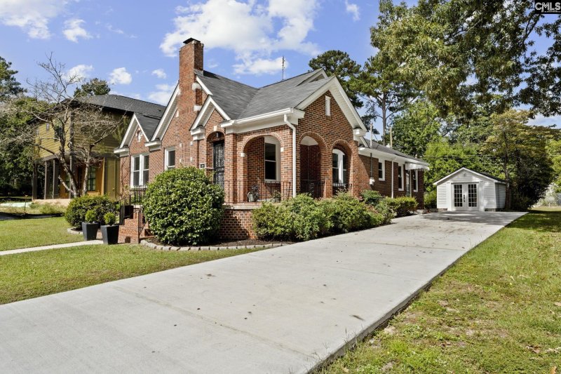 Property image 2 of 606 C Avenue in The Avenues, West Columbia, SC 29169