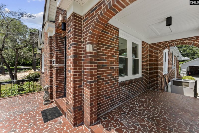 Property image 3 of 606 C Avenue in The Avenues, West Columbia, SC 29169