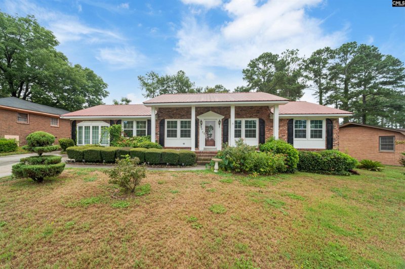 Property image 2 of 900 Danbury Drive in North 21 Terrace, Columbia, SC 29203