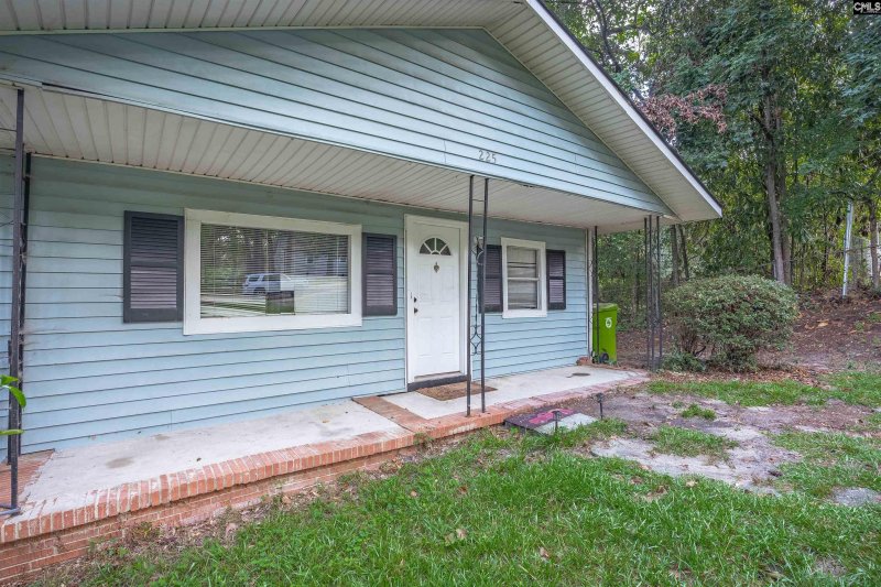 Property image 4 of 225 Partridge Drive in Forest Lake Estates, Columbia, SC 29206