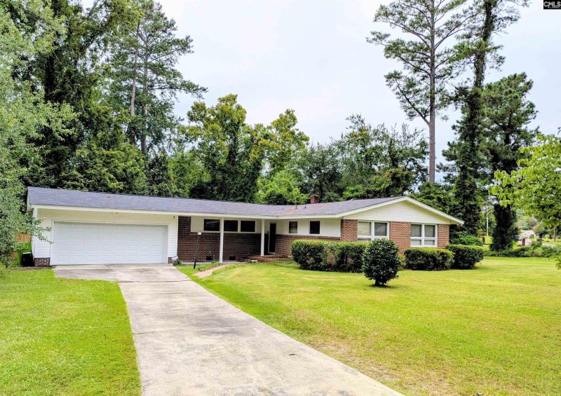 Property image 4 of 7611 Edgewater Drive in Springwood Lakes, Columbia, SC 29223