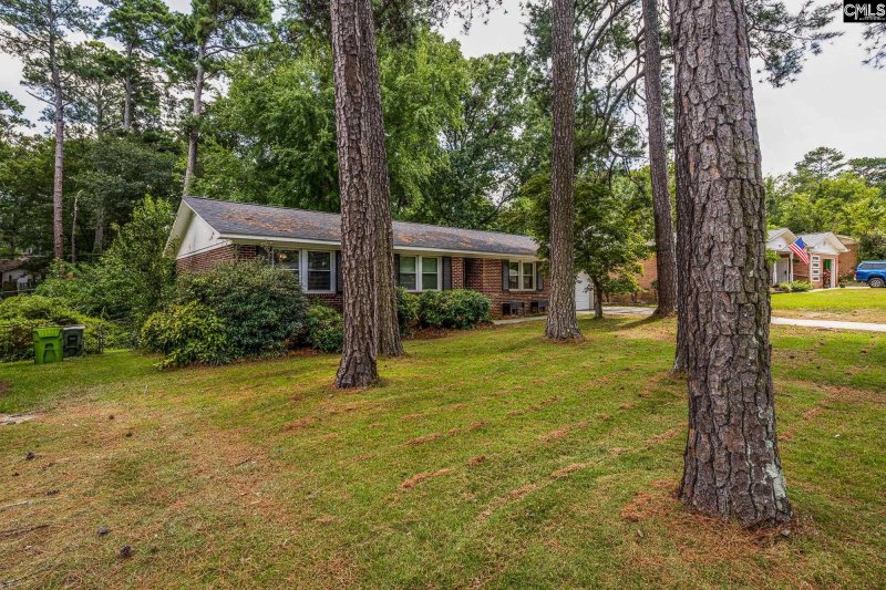 Property image 2 of 1830 Saint Michaels Road in Broad River Estates, Columbia, SC 29210