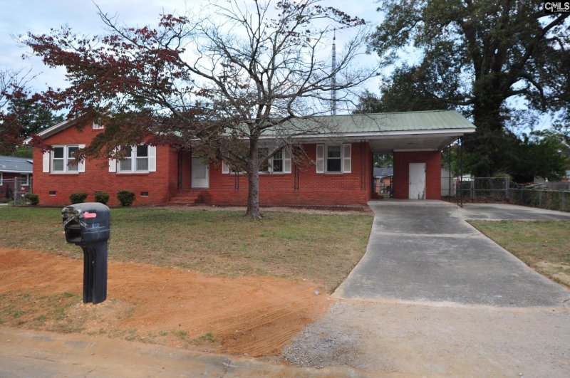 Property image 2 of 912 Natchez Trail in Saluda River Estates, West Columbia, SC 29169