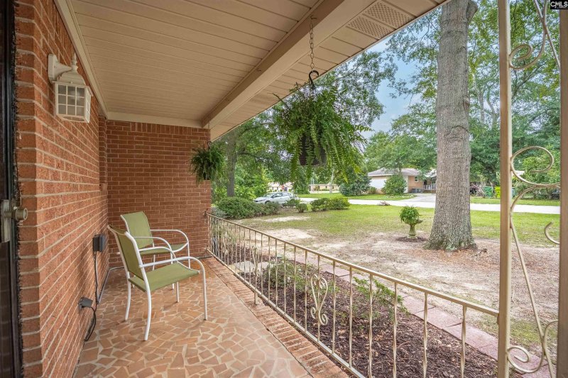 Property image 4 of 1533 Westchester Drive in Pine Valley, Columbia, SC 29210-6037