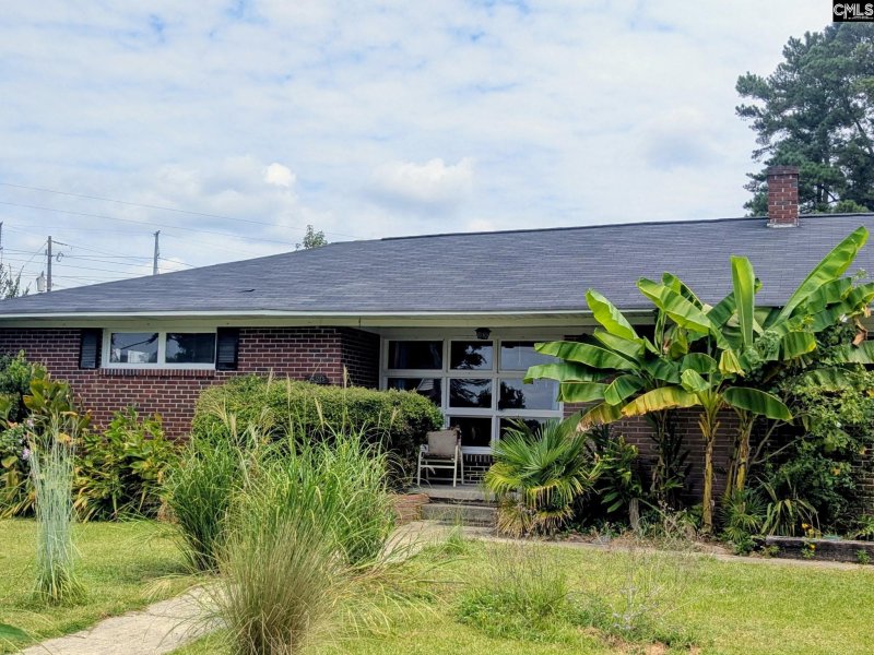 Skyland Estates, Columbia Community