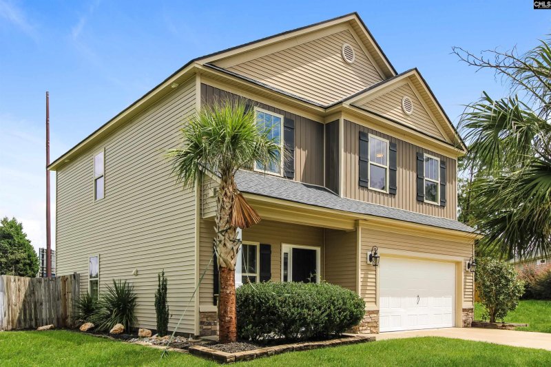 Property image 2 of 129 Hillock Court in Summer Knoll, Lexington, SC 29073