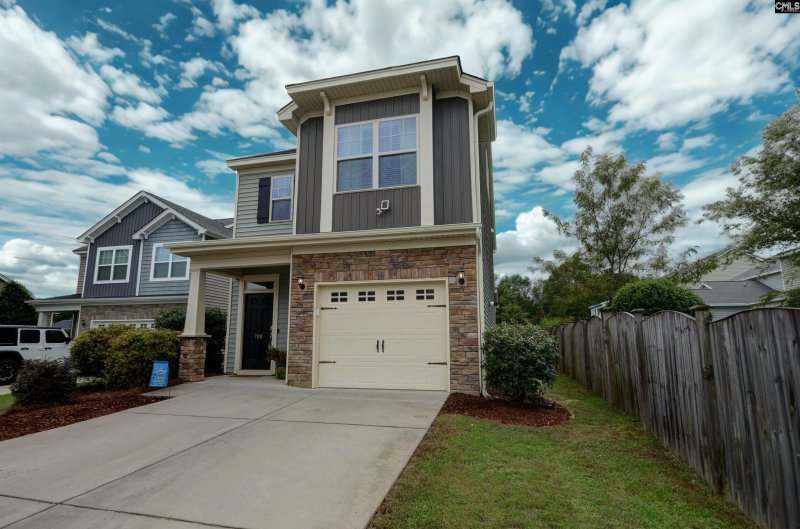Property image 3 of 700 Blackjack Court in Oakwood Commons, West Columbia, SC 29169