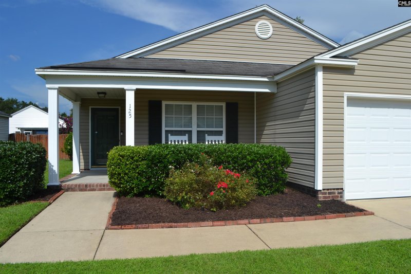 Property image 3 of 125 Blue Pine Lane in Timberland Place, Lexington, SC 29073