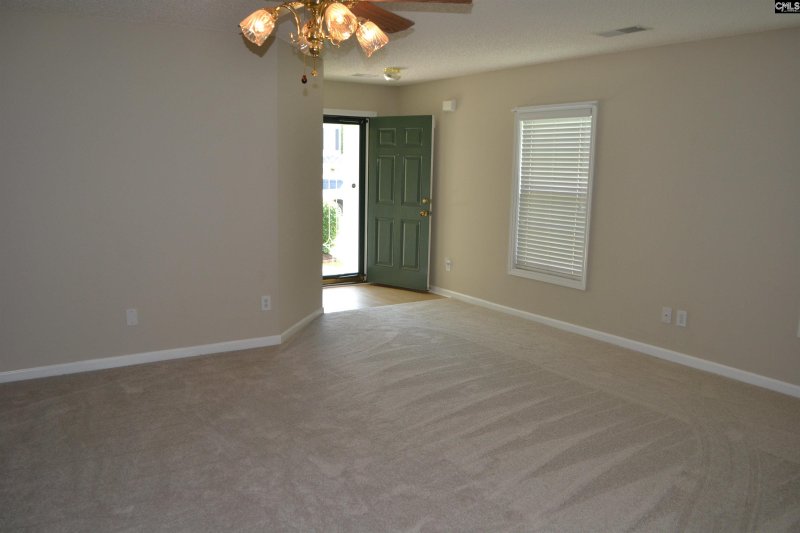 Property image 5 of 125 Blue Pine Lane in Timberland Place, Lexington, SC 29073