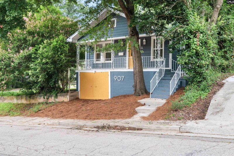 Property image 3 of 907 Beaufort Street in Earlewood, Columbia, SC 29201
