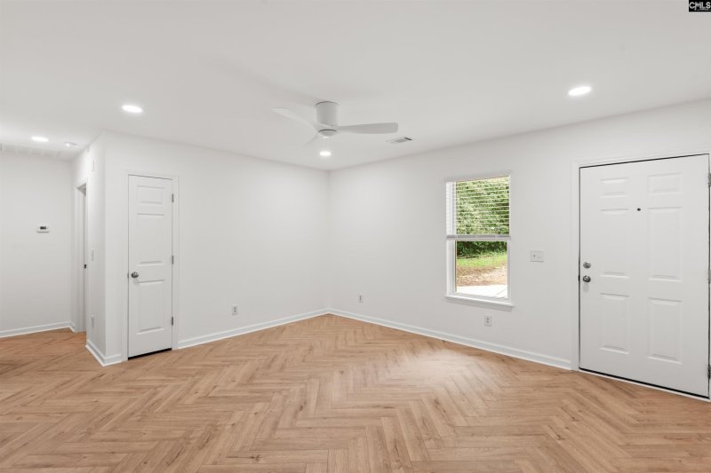 Property image 4 of 907 Beaufort Street in Earlewood, Columbia, SC 29201