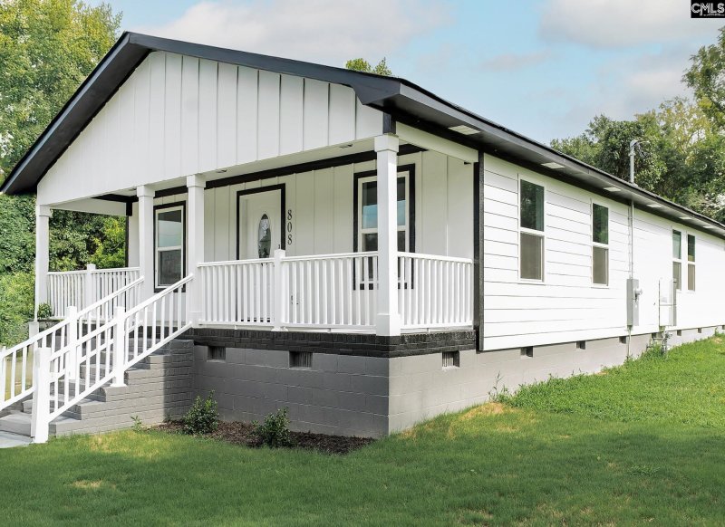 Property image 2 of 808 Dixie Avenue in Eau Claire, Columbia, SC 29203