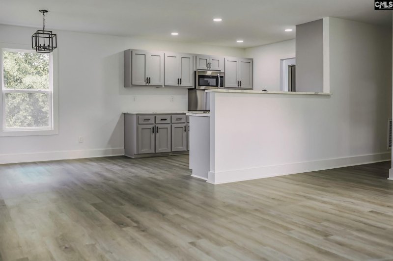 Property image 5 of 808 Dixie Avenue in Eau Claire, Columbia, SC 29203