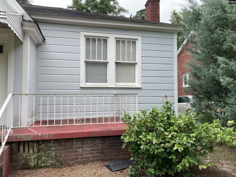 Property image 2 of 4024 Verner Street in Atascadero Hills, Columbia, SC 29204-4335