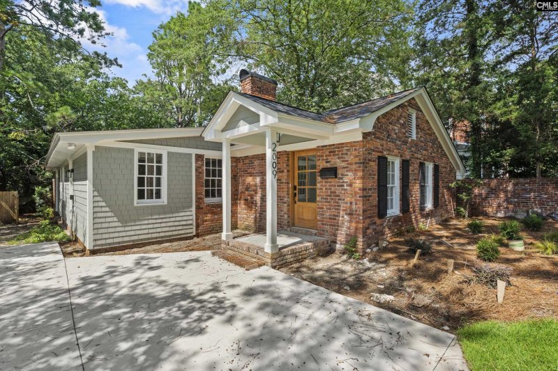 Property image 3 of 2009 Wheat Street in Wales Garden, Columbia, SC 29205